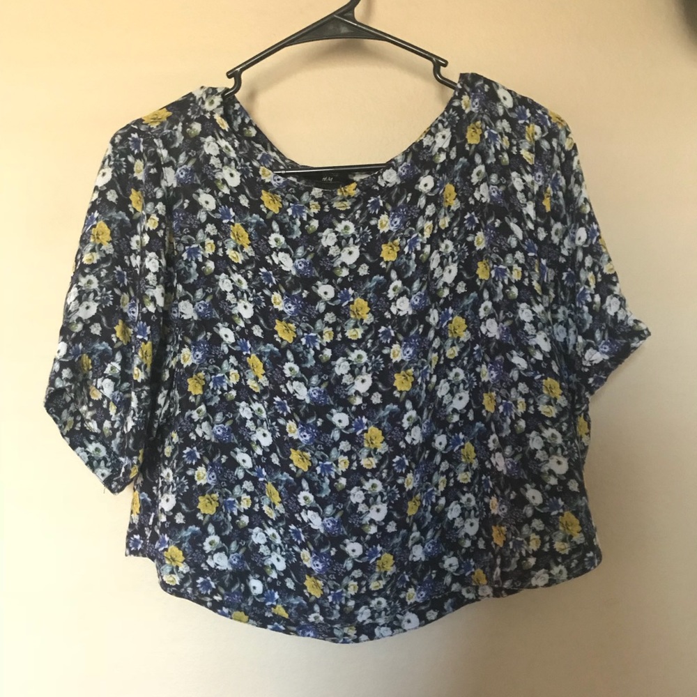 Floral blue top!